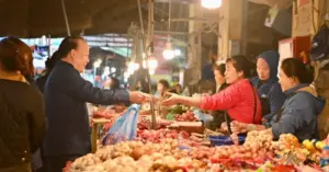 Cục trưởng Cục Quản lý thị trường đi chợ kiểm tra giá