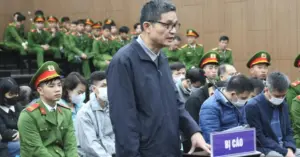 Trạm trung chuyển 32 tỷ đồng hối lộ của cựu Cục trưởng