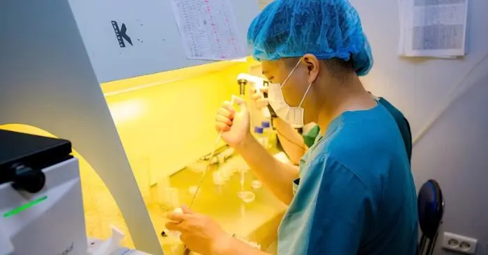 Hành trình đón con của người mẹ mười năm tìm thuốc chữa hiếm muộn