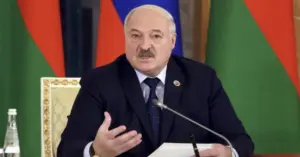 Ukraine áp lệnh trừng phạt Tổng thống Belarus vì hỗ trợ Nga tấn công