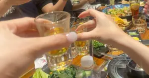 Đỏ mặt nhanh sau uống rượu: Cảnh báo gan kêu cứu
