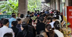 Du lịch Ninh Bình đối mặt áp lực quá tải cục bộ