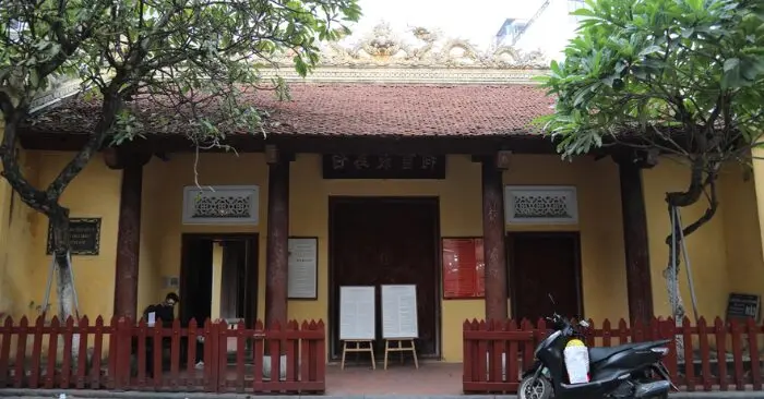 : Đền Bạch Mã