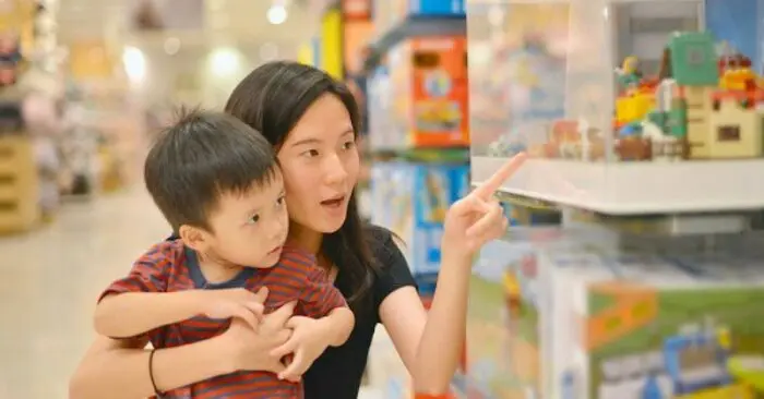 Vì sao trẻ em thời nay ngày càng khó nuôi dạy?