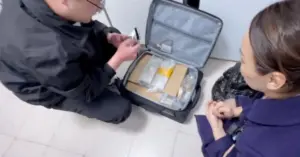 Chiếc vali chứa 12kg vàng