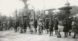 Du xuân vua triều Nguyễn