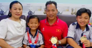 Lực sĩ Lê Văn Công