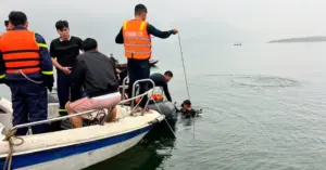 Vụ lật tàu trên Hồ Thác Bà