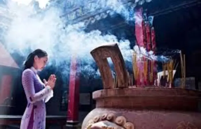 Đi lễ đầu xuân – trở về với cội nguồn thiêng liêng