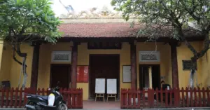 Đền Bạch Mã hơn nghìn năm giữa phố cổ