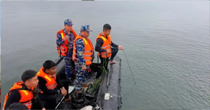 lật tàu hồ Thác Bà
