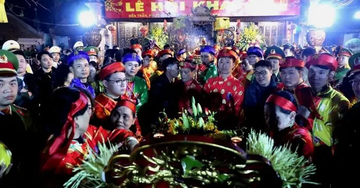 lùi giờ phát ấn Đền Trần