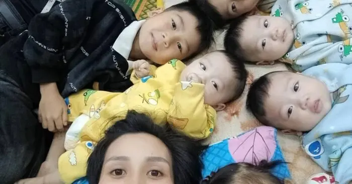người mẹ sinh 8 con ở tuổi 32