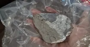 Thiên thạch nặng một tấn