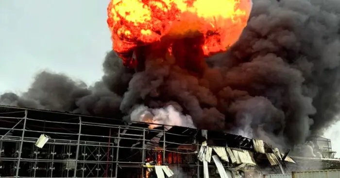 Căng thẳng Trung Đông: Iran tập kích tên lửa và đe dọa tàu sân bay Mỹ