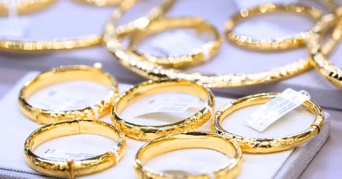 Giá vàng SJC biến động mạnh và duy trì mức chênh lệch cao so với thế giới