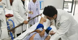Điều động trực thăng 300 triệu đồng đưa du khách từ Côn Đảo về đất liền cấp cứu đột quỵ