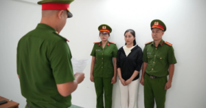 Cảnh sát điều tra vụ lừa đảo chữa tóc tại TPHCM của BN Center. Hai phụ nữ bị khởi tố vì mạo danh cơ sở y tế để chiếm đoạt hơn 2 tỷ của khách.