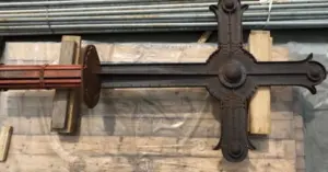 Sự kiện lắp hai thánh giá mạ vàng lên đỉnh Nhà thờ Đức Bà Sài Gòn ngày 19/3 là dấu mốc quan trọng trong toàn bộ quá trình trùng tu công trình.