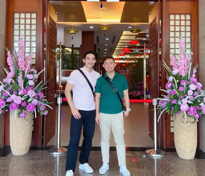 Hai chàng trai Việt từ bỏ lương 50 triệu đồng để bán bún mắm tại Philippines