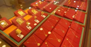 Giá vàng hôm nay 4/3 giảm sâu