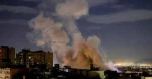 Israel không kích Tehran