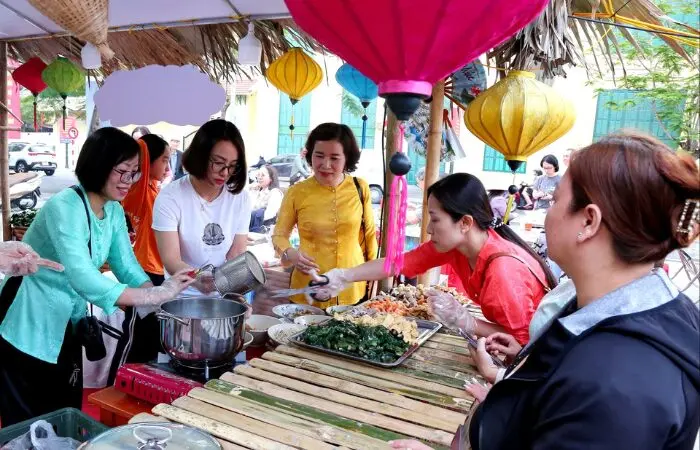 Độc đáo không gian "Chợ quê làng Vẻn"