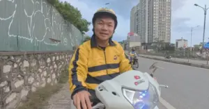 Người trẻ kiệt sức trước nỗi lo lỡ cả đời không rực rỡ