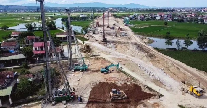 Cao tốc Bắc Nam: nhà thầu tăng tốc về đích