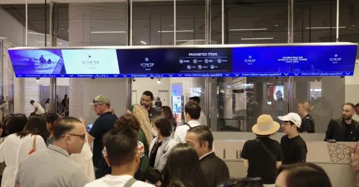 khách Việt rời Dubai