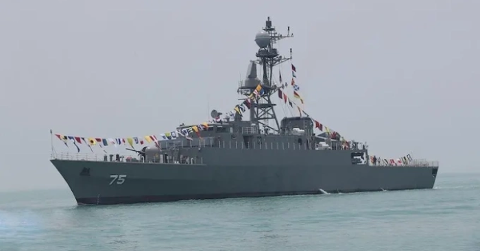 tàu chiến IRIS Dena