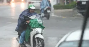 Thời tiết miền Bắc: Đối lập giữa mưa dông phía Bắc và nắng nóng phía Nam