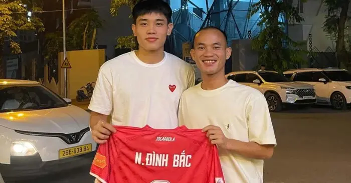 Tuyển thủ Lào chia sẻ kỷ niệm đặc biệt cùng tiền đạo Đình Bắc