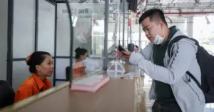 Nhà xe điều chỉnh giá vé theo đà giảm sâu của giá xăng dầu