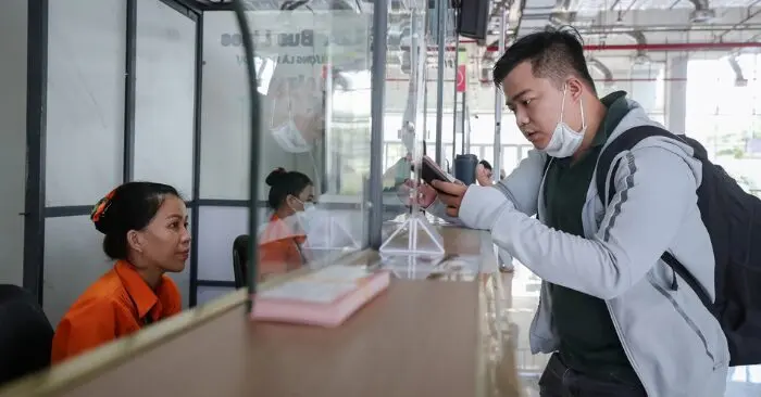 Nhà xe điều chỉnh giá vé theo đà giảm sâu của giá xăng dầu