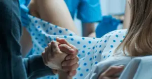 Các dấu hiệu sắp chuyển dạ và phương pháp hỗ trợ giảm đau khi sinh