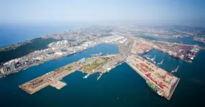 Tehran muốn cùng thu phí 2 triệu USD/tàu qua eo biển Hormuz, nước láng giềng nói gì