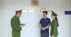 Quảng Ninh: Khởi tố hai đối tượng dùng axit pha nước lã để sản xuất dấm giả