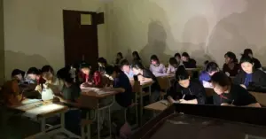 Bầu trời tối đen