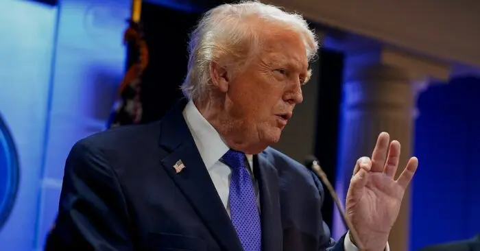 Trump cảnh báo Iran đối mặt nguy cơ bị phá hủy hạ tầng