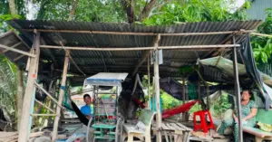 Anh Dương Hữu Nhị: Vá xe nuôi cha mẹ bạo bệnh