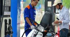 Giá xăng dầu hôm nay 30/4: Thế giới tiếp đà tăng, trong nước có giá mới