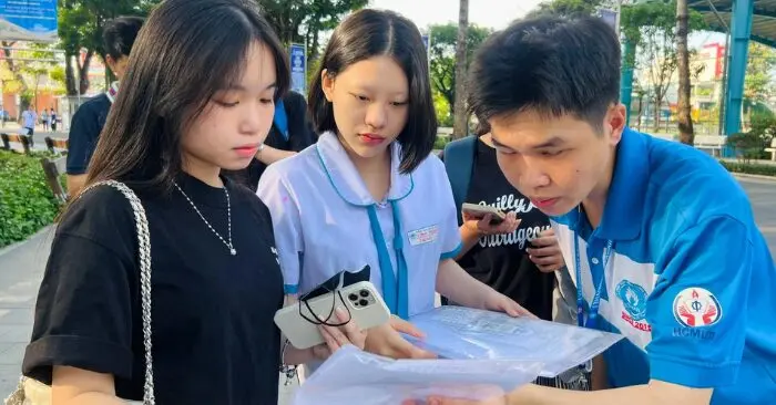 Sáng nay, gần 140.000 thí sinh bước vào kỳ thi đánh giá năng lực lớn nhất cả nước