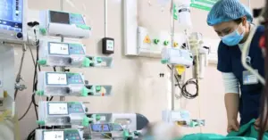 Bé gái 15 tháng tuổi bị ô tô cán hồi phục kỳ diệu tại Ninh Bình