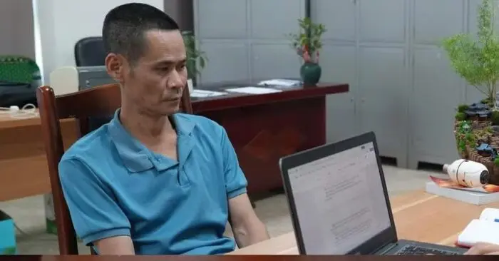 Bắt quả tang đối tượng mang súng đi tiêu thụ