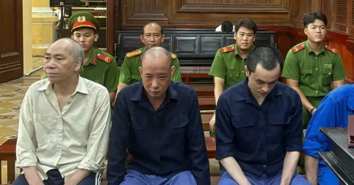 Cựu cán bộ y tế và hải quan lĩnh án vì nhập lậu sữa ngoại