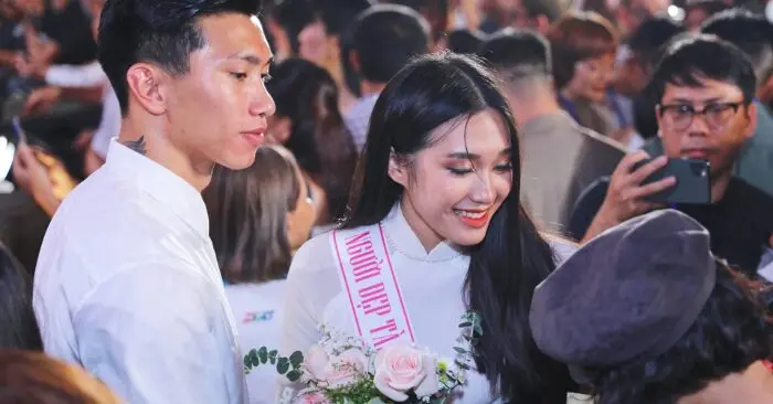 Đoàn Văn Hậu Doãn Hải My: Chuyện tình cầu thủ và người đẹp Việt