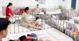 Bộ Y tế yêu cầu kiểm soát lây nhiễm khi hơn 25.000 trẻ mắc tay chân miệng