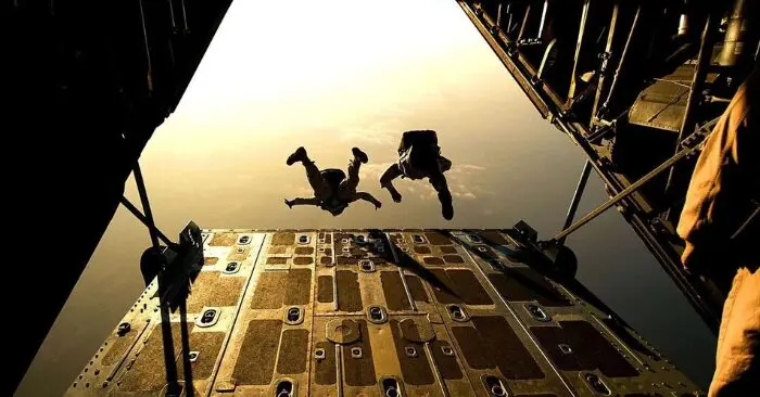 Mỹ: Chiến dịch tìm kiếm phi công F-15E bị bắn rơi ở Iran