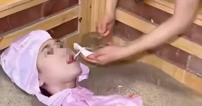 vùi mình vào cát nóng giảm cân